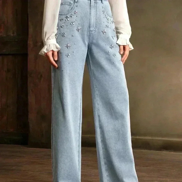 Light Wash Casual Women's Hand-Stitched Rhinestone Jeans - Picture 7 of 8